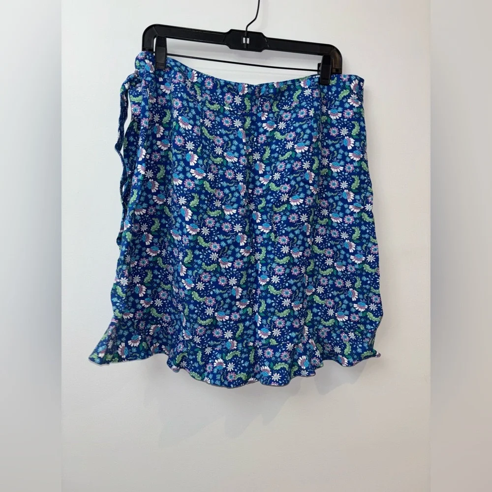New with tag Loft Floral Blue and Green Skirt - Picture 3 of 4